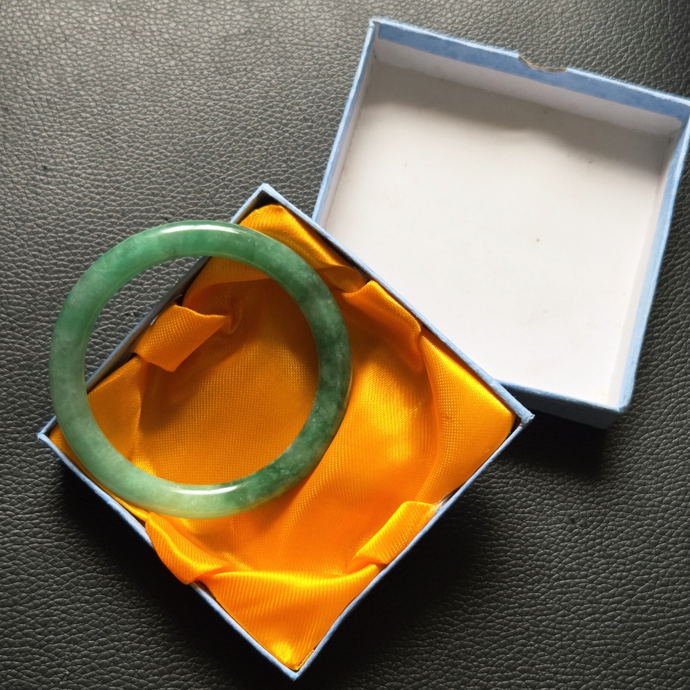 ✨️LAST CHANCE!✨️ 57mm Burmese Jadeite Jade Bangle - Picture 4 of 6
